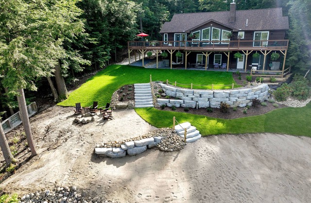 ADK Beach House. 4 Miles to Lake George. 25 miles to Saratoga Springs. 4 Bedroom