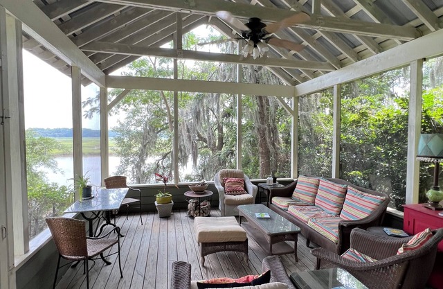 Adorable Cottage overlooking the Toogoodoo River