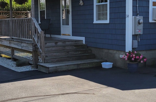 Adorable Cottage Walk Across Street to First Beach, Winter min stay 9 mos