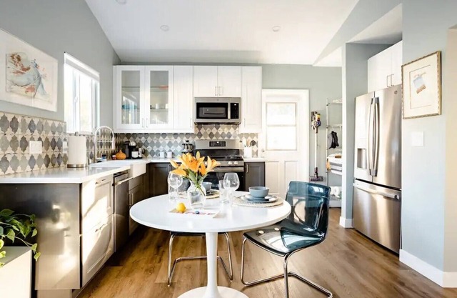 Adorable guest house walking distance to Rose Bowln