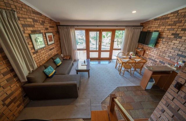 Adorable Lodge 2 Blickinstal Retreat