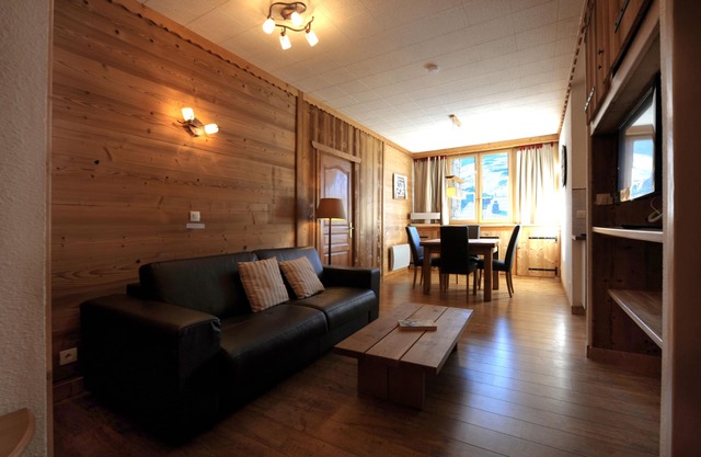 ADRET Apartment - 5 people - Near the slopes - 3 Valleys