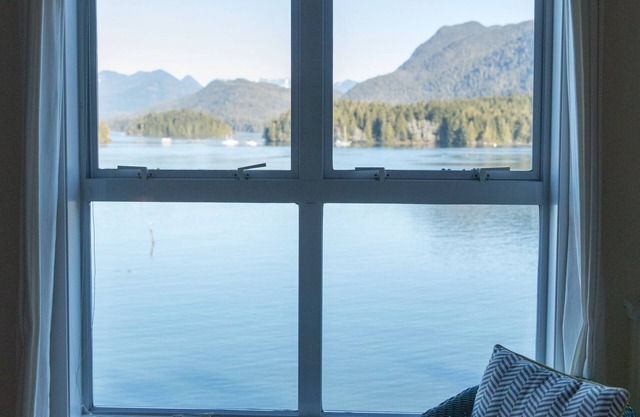 ADRIENNE'S LOFT- Great Space, Ideal Location, Fantastic view!