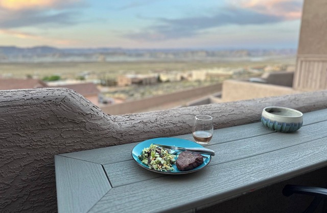 Adventure Base Near Lake Powell —nHikes, Views, Comfort & Pet Friendly