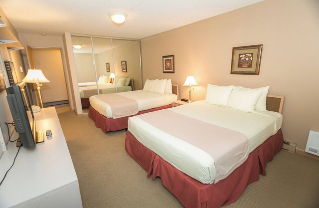 Adventure & Comfort – Ocean Stay w/Pool, Fireplace & Private Balcony