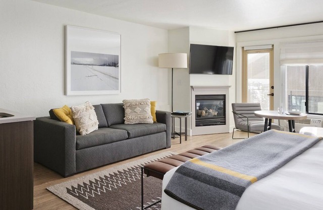 Adventure-Ready Lodge w/Private Ski Lockers & Steps from Gondolas