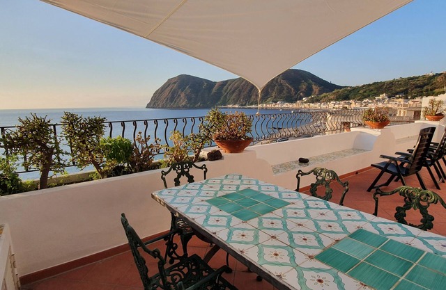 Aeolian Islands Lipari - Canneto - Calandra 6+2 holiday homeseolie