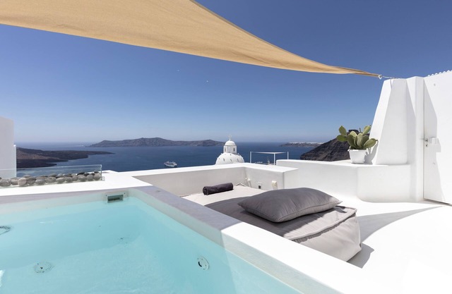 Aesthesis Boutique Villas Fira