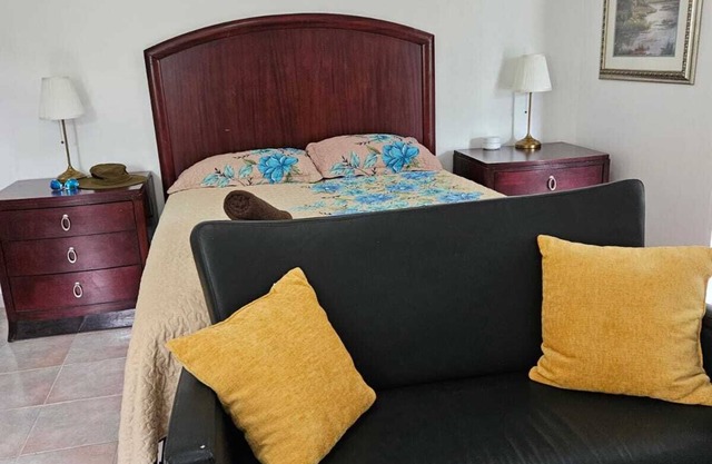 Affordable Room w/Private Bathroom