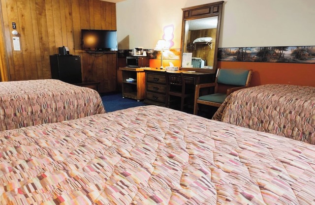 Affordable Comfort w/Private Bath Near Point Park & Downtown Attractions