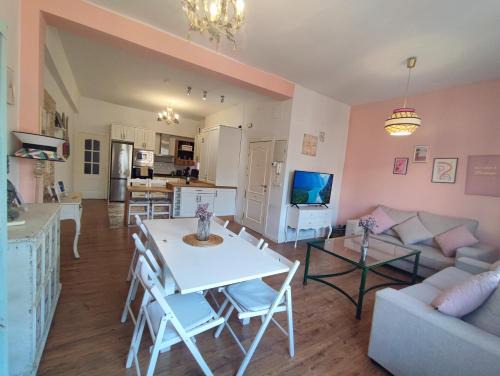 Agarimo Homes - Tu hogar lejos de casa