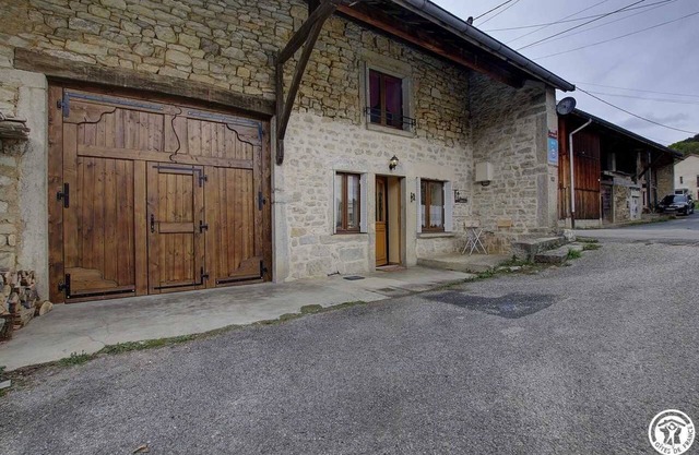 Agreable Spacieux Reposant Simple Pratique Confortable Accueillant Terrain Attenant