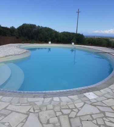 agriturismo gli olivastri, appartamento la rosa dei venti con piscina e solarium , vista mare ,climatizzatore ,wifi