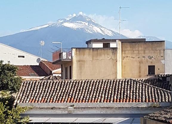 Ai Piedi Dell'Etna