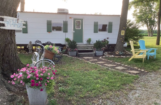 'Ain't She Cute' Country Cozy near Higginsville