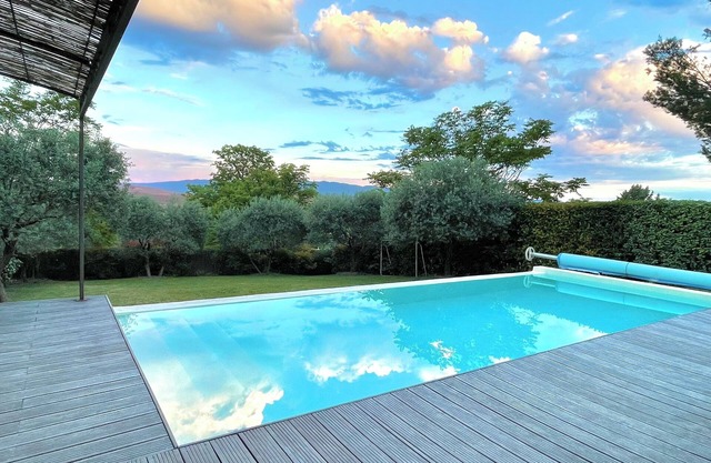 Air-conditioned design house exceptional view on Luberon, heated infinity pool