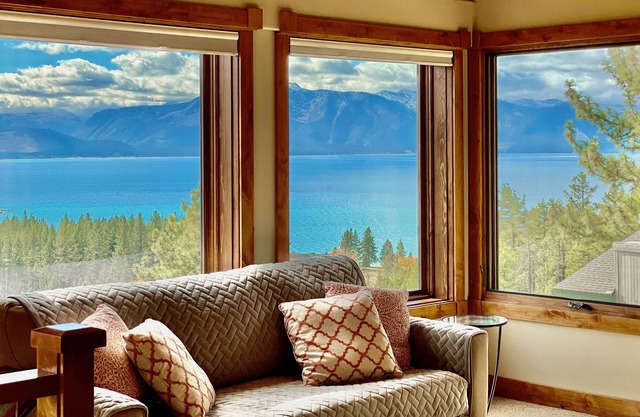 Air Conditioned Luxury - Epic Heavenly & Lake Tahoe Views + Hot Tub + Peloton