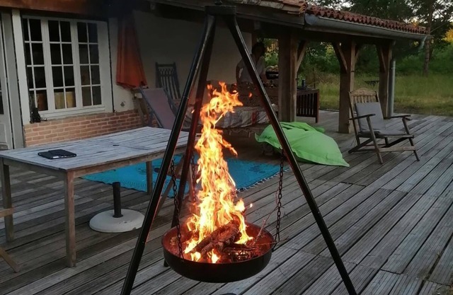 Airial Landais Dans la Forêt, Pour Vacances au Calme Face aux Pins