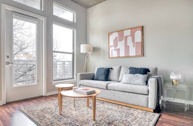 Airy Barton Springs 1BR w/W/D, Gym & Pool, nr Town Lake, by Blueground