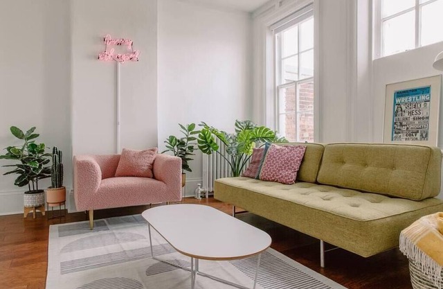 Airy loft | Chic 70’s & 80’s vibe in an artsy area