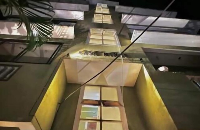 Airy Suite Studio Penthouse Beach 10 mins walk