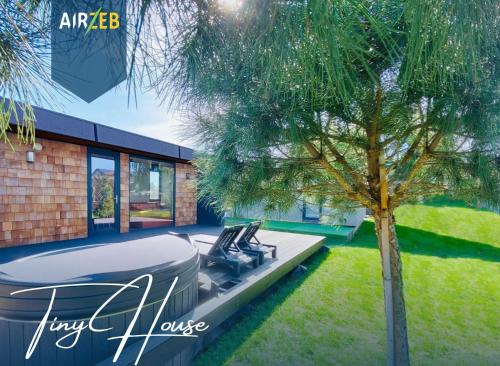 airzeb Uno - A3 Highway at Borș2