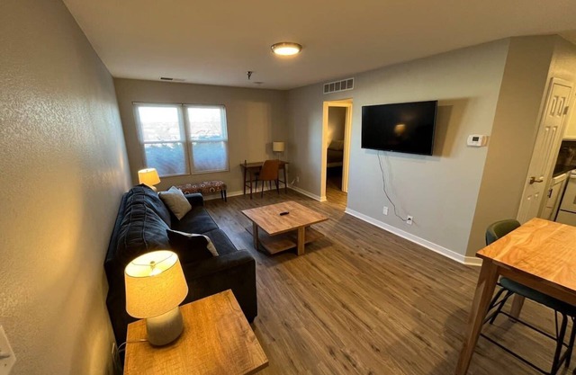 Aksarben 1 Bedroom-Close to I-80!
