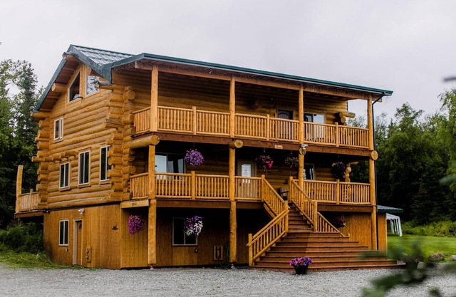Alaska Knotty Pine Lodge /Bed and breakfast in Palmer AK.
