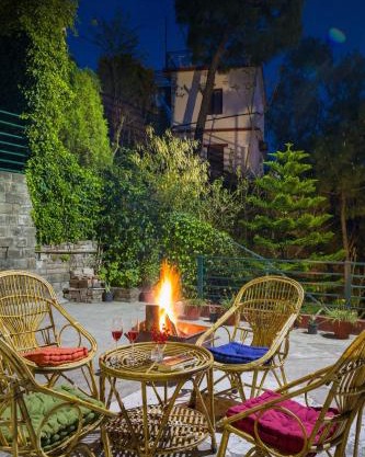 Alaya Stays Pine View Cottage - 3 BHK Himalayan Retreat with Scenic Views