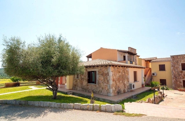 Albergo Residenziale Li Troni