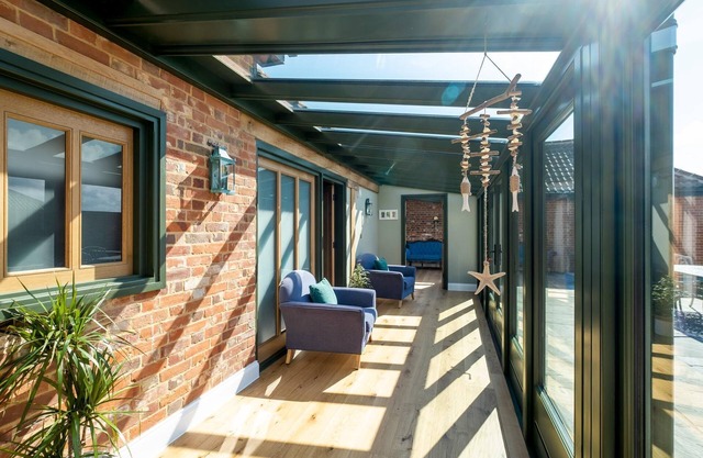 Alde Bay Farm - Barn Owl Sanctuary - sleeps 10 guests in 5 bedrooms