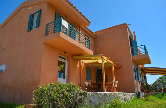 Alekos Beach Houses-Sundance Beach Resort