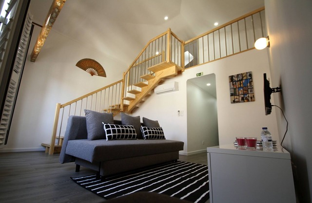 Alfama Right Point, Panoramic House