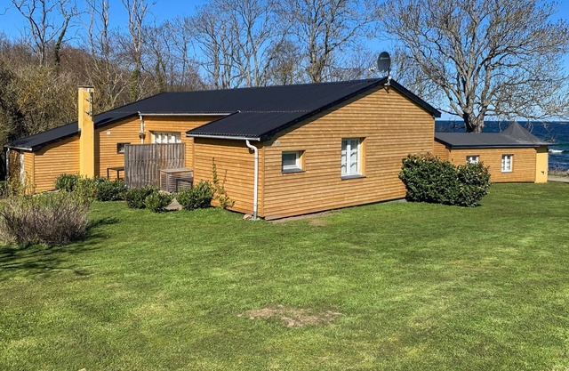 "Alfred" - 25m from the sea by Interhome