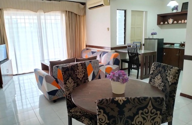 Aliyana D'Savoy Condotel A Famosa