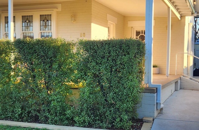 Alkira Lodge, modern home with great ammenities. The best in Parkes