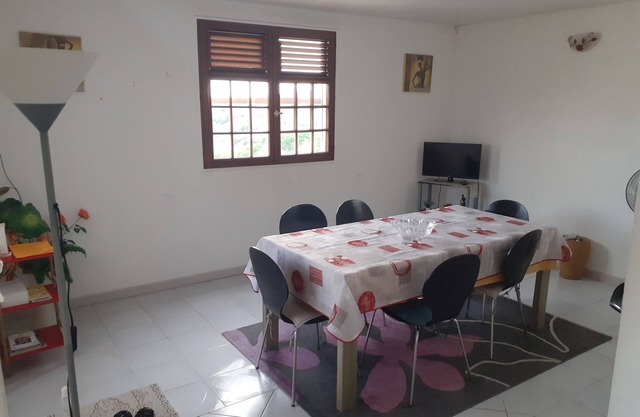 ALL COMFORT, on the first floor of a villa, close to the Port and all amenities