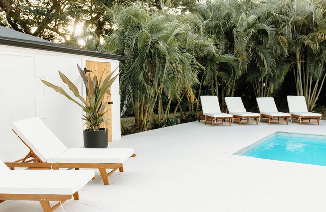 All new King suite on the North Shore with access to marketplace and pool