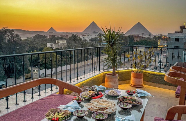 Almas Pyramids View