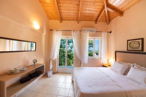 Almondtree House Exanthia - Private Parking