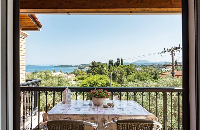 Aloe Apartments by Konnect, 500m from Dassia Beach