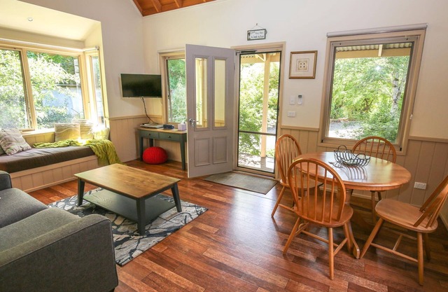 ALPINE ARNICA COTTAGE 2: Harrietville