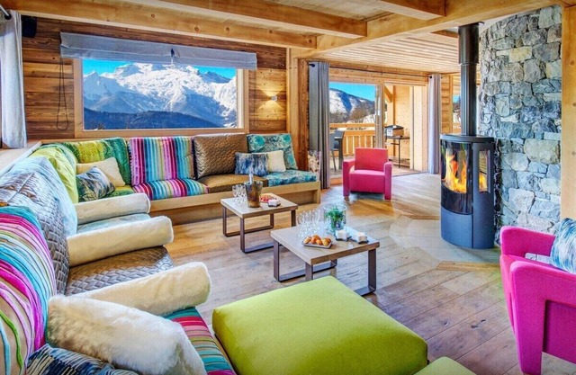 Alpine break with pool, jacuzzi and sauna