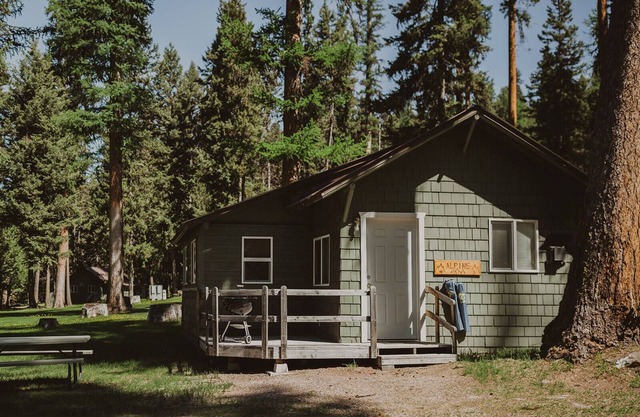 Alpine Cabin with a view of beautiful Seeley Lake at Tamaracks Resort