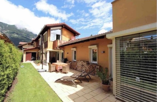 Alpine Escape Ferienhaus mit Bergblick