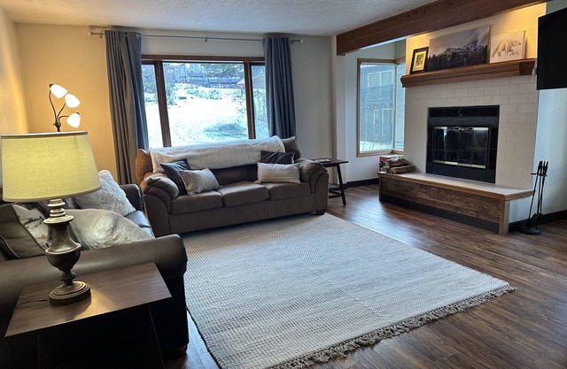 Alpine-View Retreat in Girdwood
