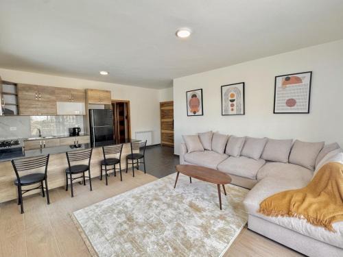 Alta Faqra 3BR w Terrace