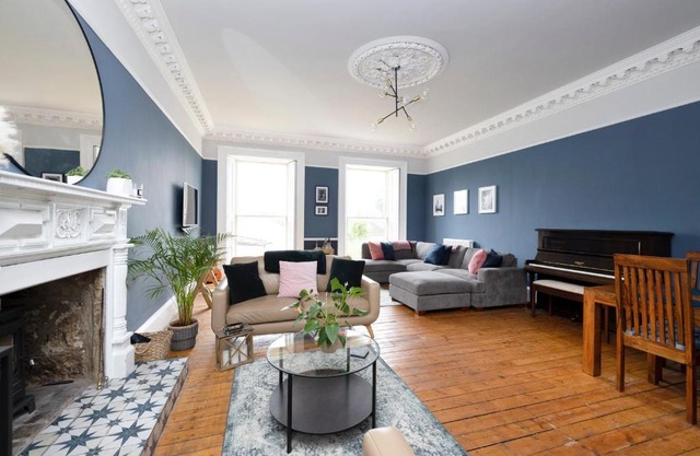 ALTIDO Stunning house with free parking