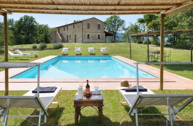 Amantino 8, Emma Villas