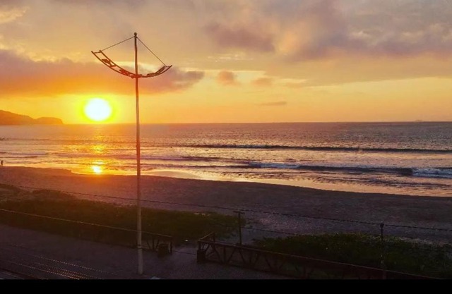 AMAR O MAR - Apto frente mar. Prox. Parque Beto Carrero